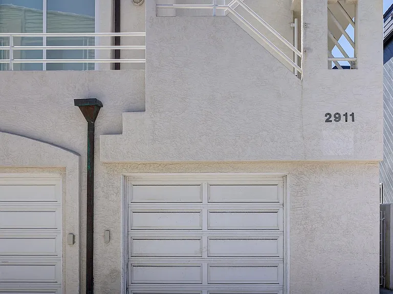 2911 Ocean Front Walk — Photo 30