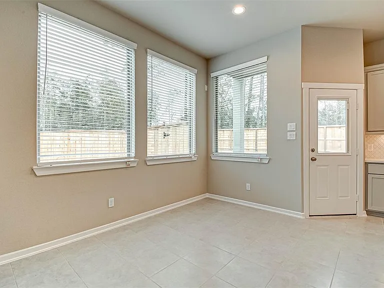 332 N Spotted Fern Dr — Photo 7