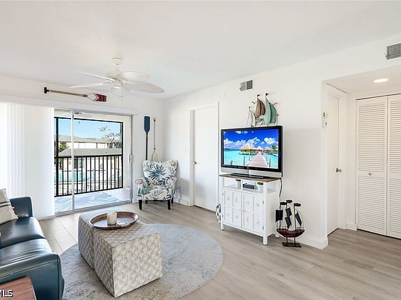 5th image of 16881 Davis Rd APT 624