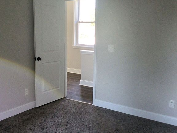 5th image of 302 W 30th St APT 2