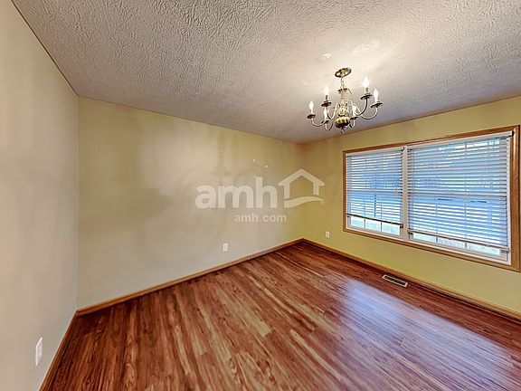 5th image of 1707 Creekview Dr