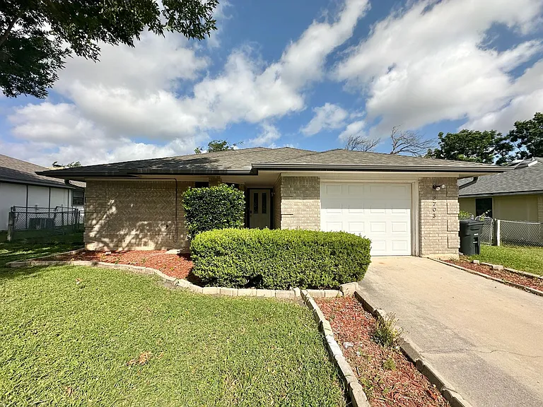 2703 Sidewinder Dr — Photo 1