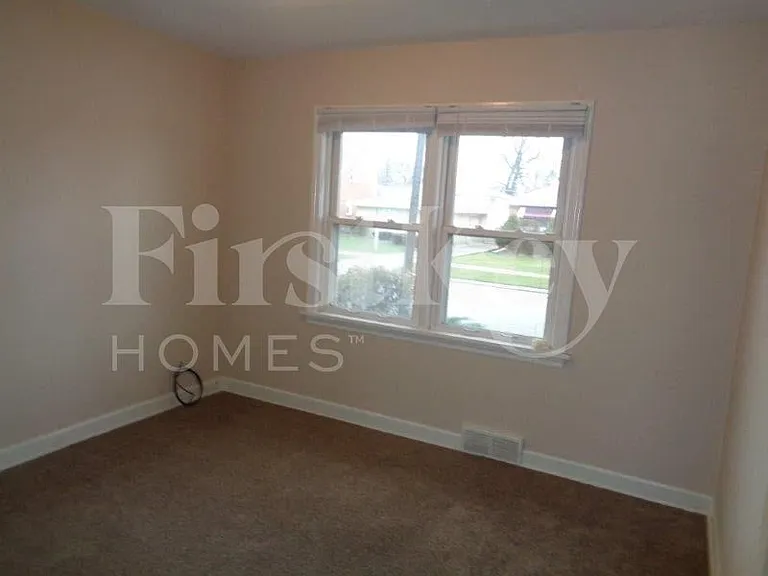 417 Warren St — Photo 11