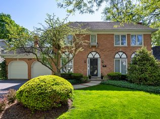 828 Westwood Ln, Wilmette, IL