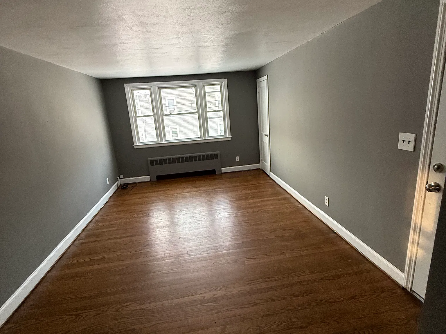 2 bed, 850 sqft, $1,650 — Photo 1