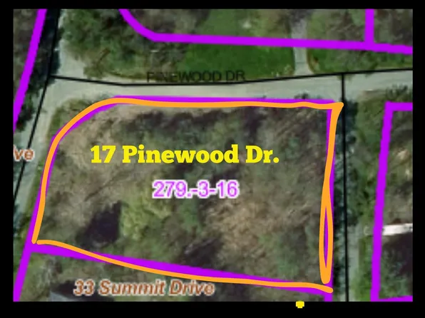 17 Pinewood Dr, Peru, NY 12972