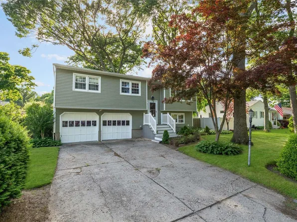 72 Park Avenue, Lake Ronkonkoma, NY 11779