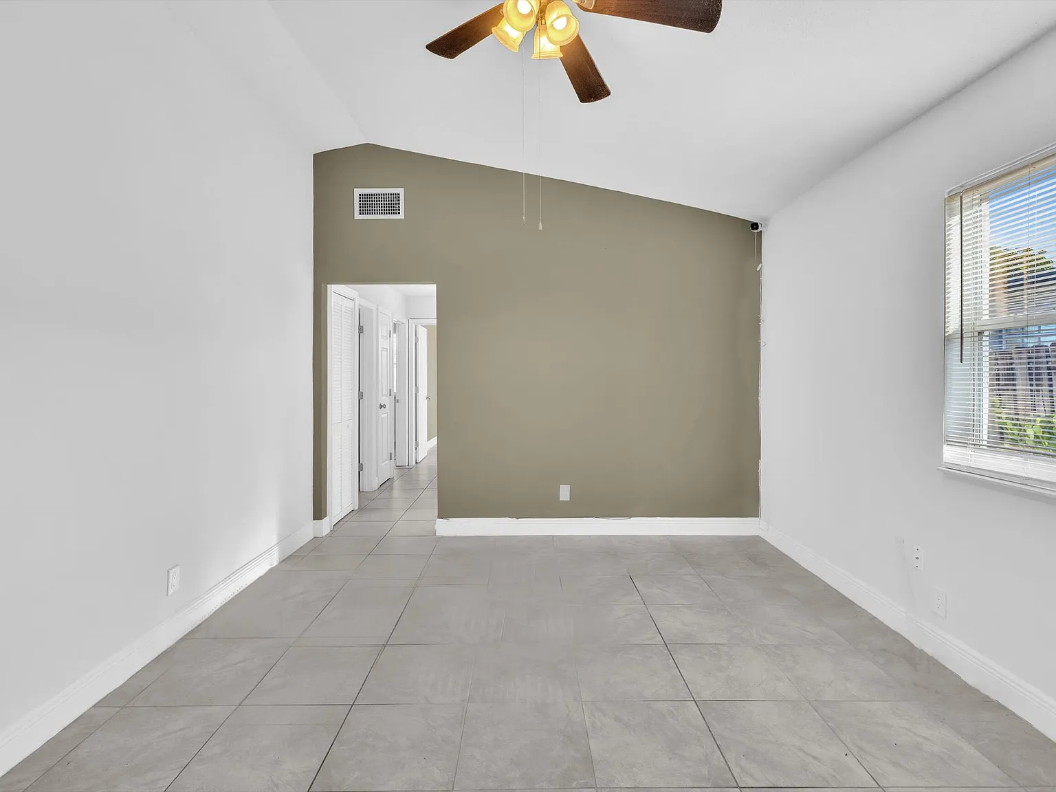 525 Northwest 10th Avenue - 1 — Photo 4