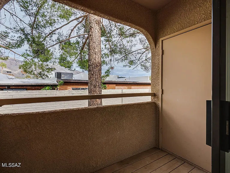 5750 N Camino Esplendora #222 — Photo 4