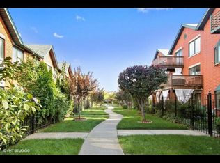 2115 S Tan Ct, Chicago, IL 60616