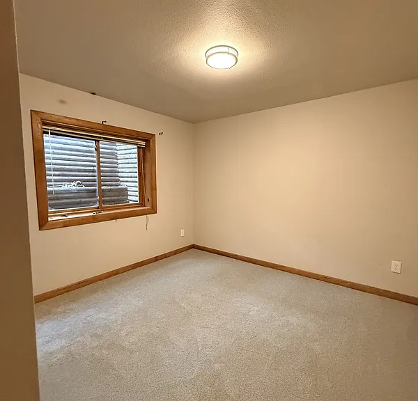 418 W Olive St — Photo 12