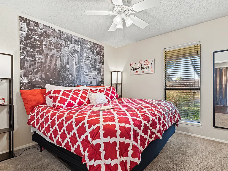 2916 Duchess Trl — Photo 23