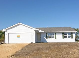 189 Prairie Moon Dr, Davis Junction, IL 61020