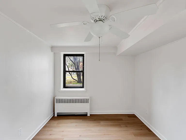 Tivoli Park Apartments — Photo 32