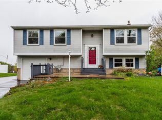 3252 Dayspring Rdg, Walworth, NY 14568