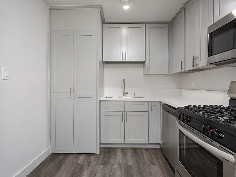 1541 Rockwood St #7 — Photo 10