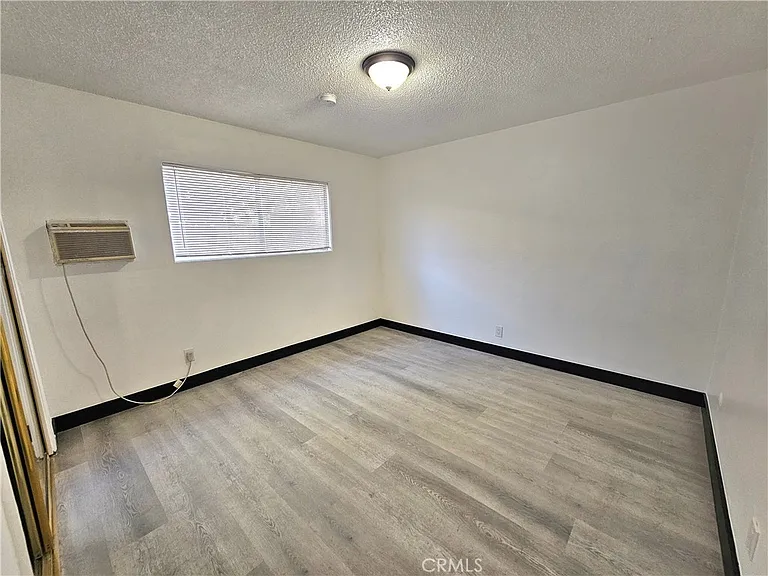 1651 E 42nd St #1 — Photo 8