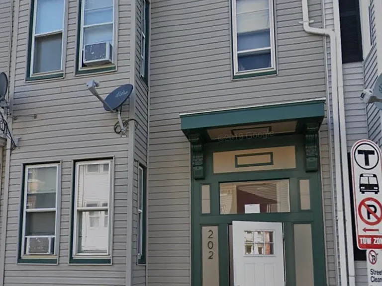 202 Lexington St #1 — Photo 1