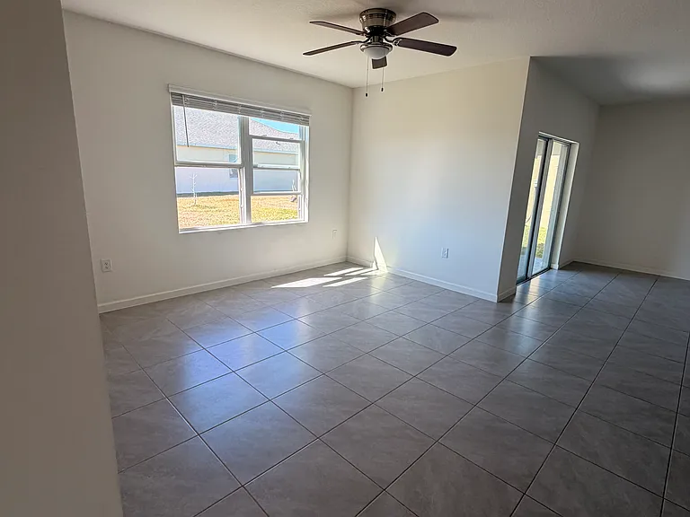 3636 Aberdeen Dr SE — Photo 8