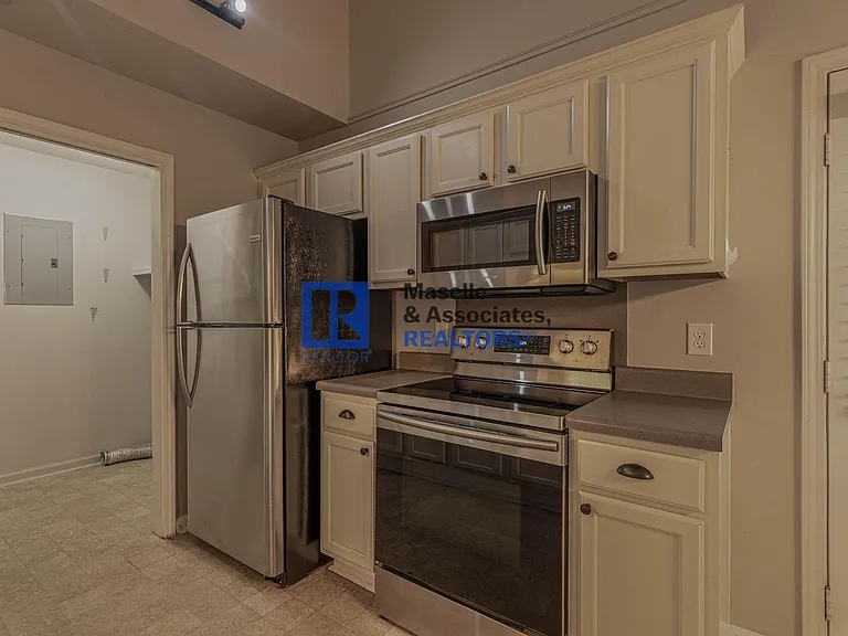 225 McLaurin Dr — Photo 16