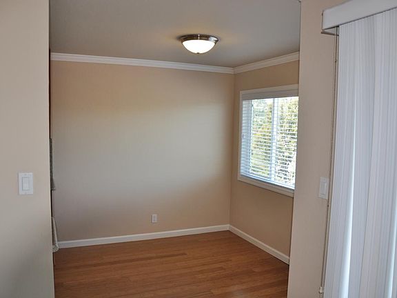 Dining Room / Breakfast Nook