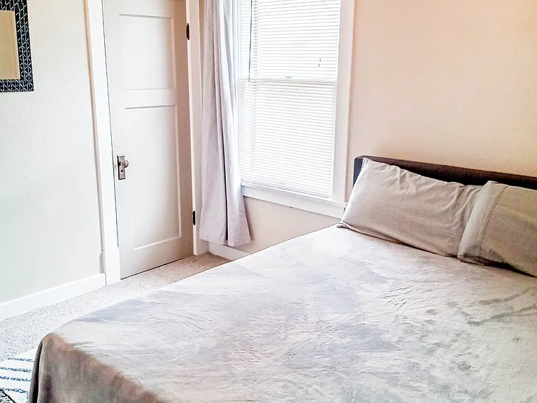 29 Burlington Ave — Photo 4