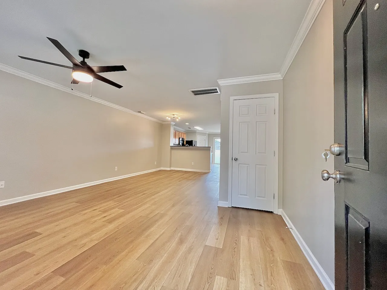 2 bed, 2.5 bath, 1248 sqft, $1,650 — Photo 2