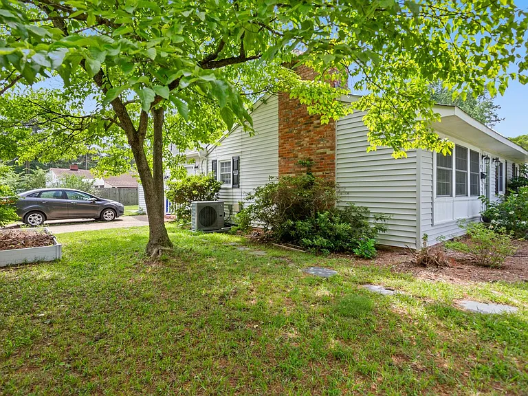 1201 Roberts Rd — Photo 15