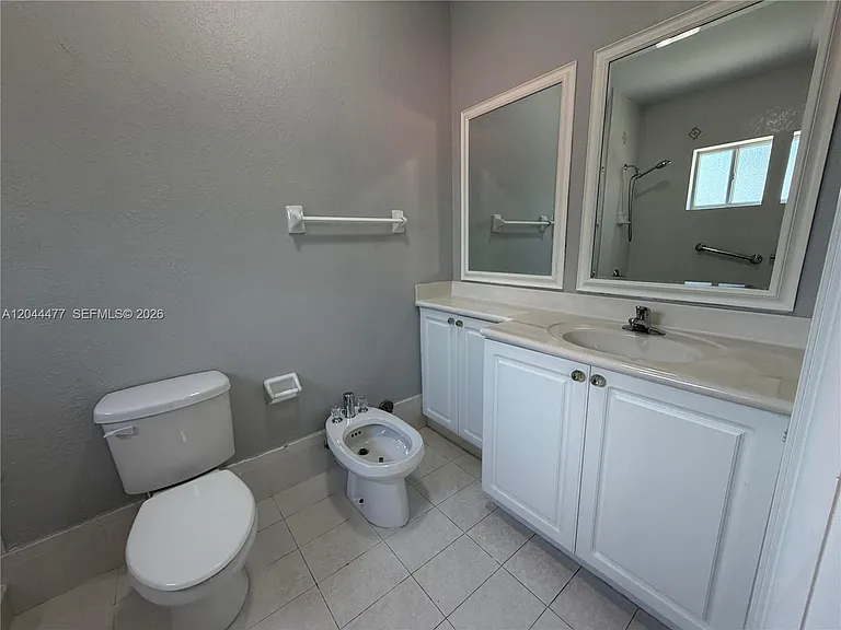7753 NW 201st Ter — Photo 32