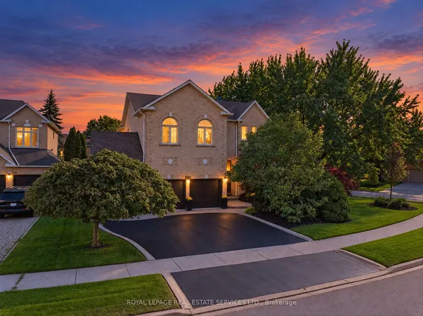 340 Oakridge Ct, Oakville, ON L6H 5T9