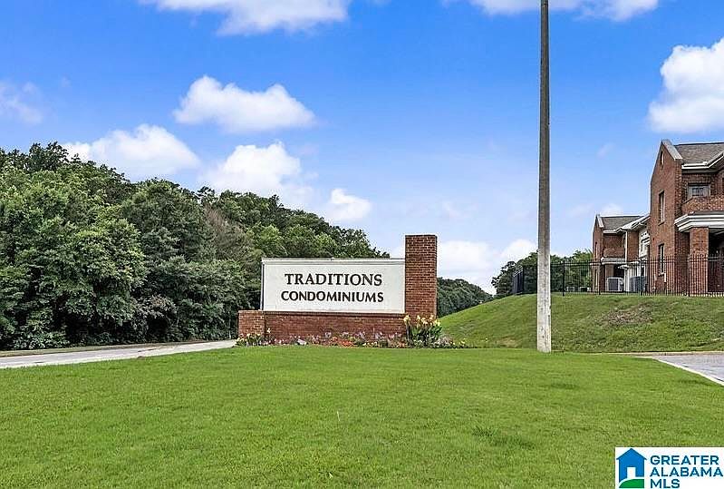 1st image of 3218 Veterans Memorial Pkwy APT 1206