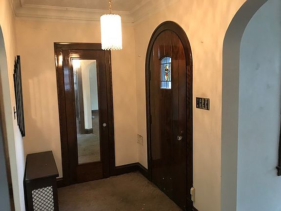 5th image of 1901 N Newland Ave
