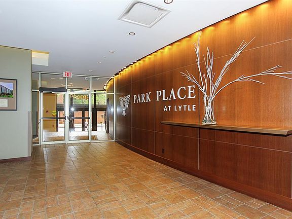 4th image of 400 Pike St Unit 505