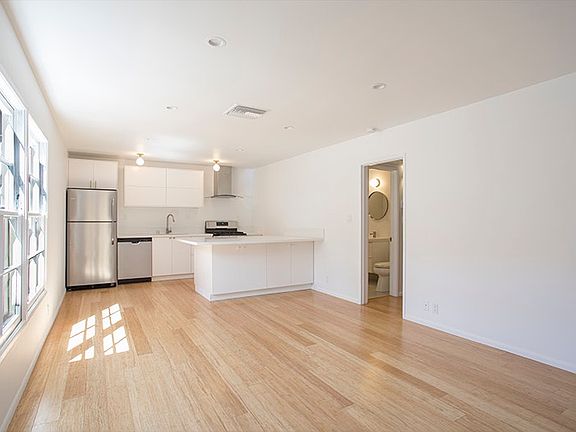 5th image of 147 N Michigan Ave