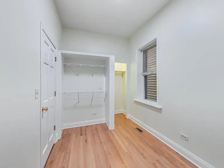 819 S Carpenter St #1F — Photo 12