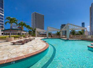 600 Queen St APT 3007, Honolulu, HI 96813