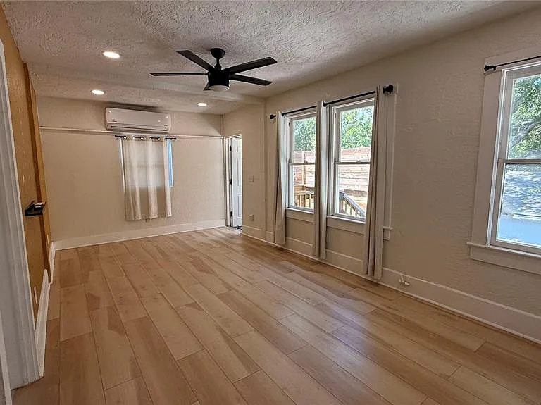 905 Jones St — Photo 10