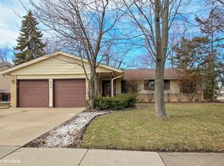 1200 Springdale Ln, Elk Grove Village, IL 60007