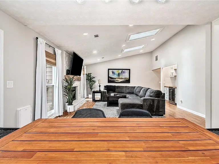 1118 Capital Club Cir NE — Photo 9