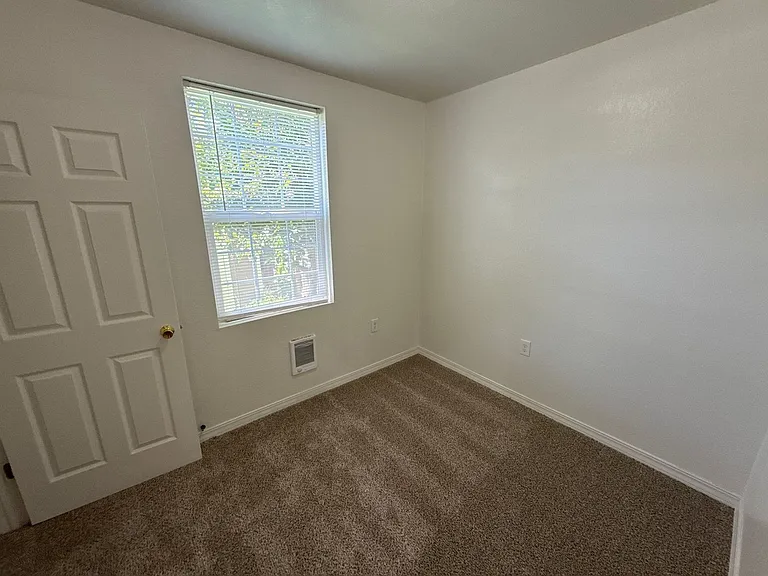 647 Columbia St NE #647 — Photo 7