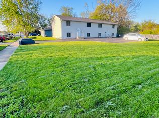 266 N Cross St, Sycamore, IL 60178