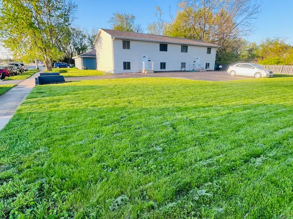 266 N Cross St, Sycamore, IL 60178
