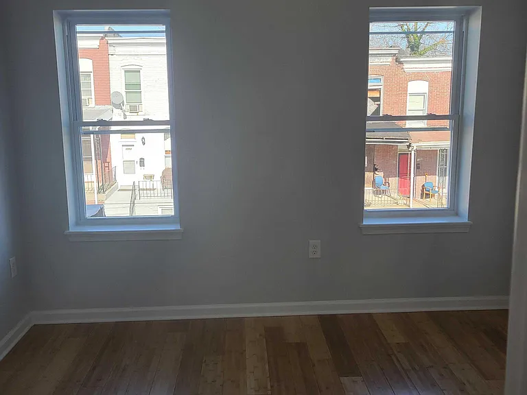 1545 Carswell St — Photo 5