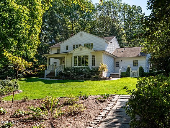 2nd image of 32 Glen Oak Drive