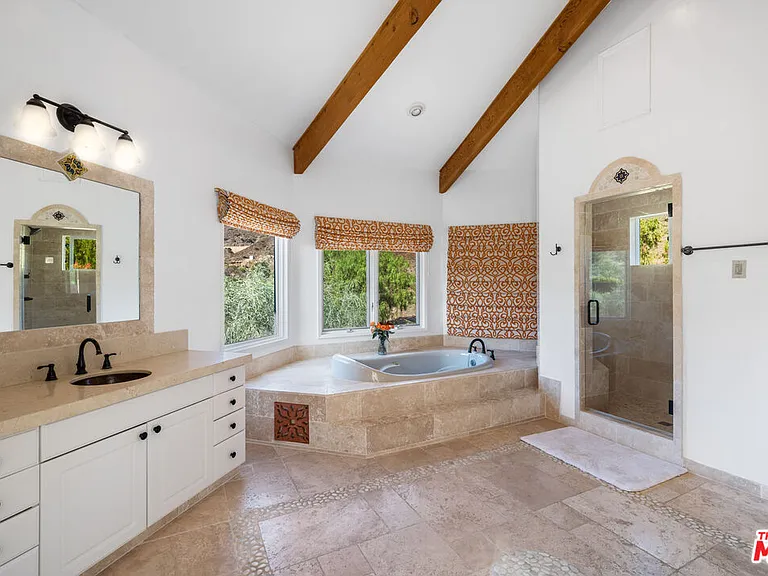 34136 Mulholland Hwy — Photo 21