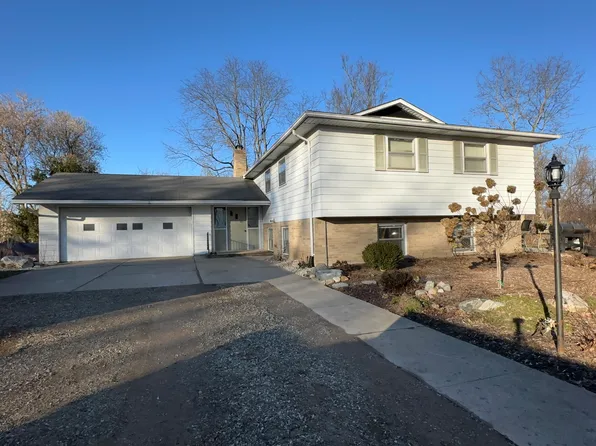 4390 W Hickory Rd, Hickory Corners, MI 49060