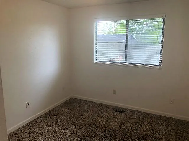 1078 SE Fir Grove Loop — Photo 8