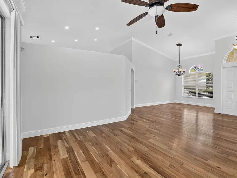 1959 Water Ridge Dr — Photo 5