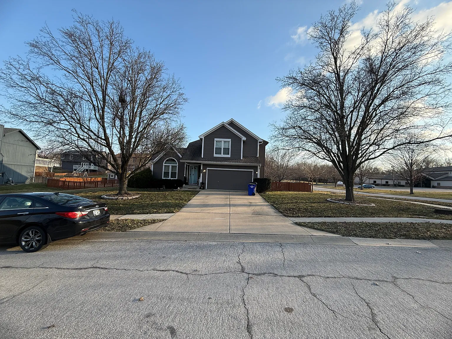 4 bed, 3.5 bath, 2800 sqft, $2,999 — Photo 2
