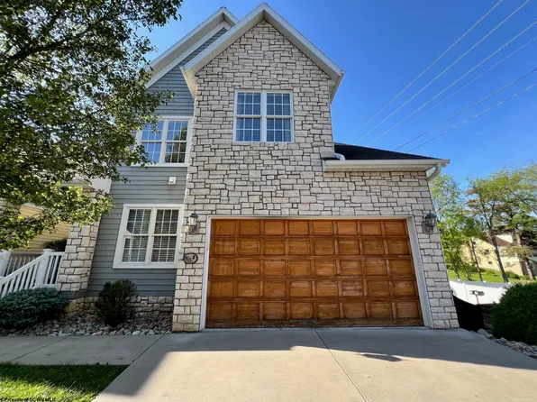 2 French Quarter Dr, Morgantown, WV 26505